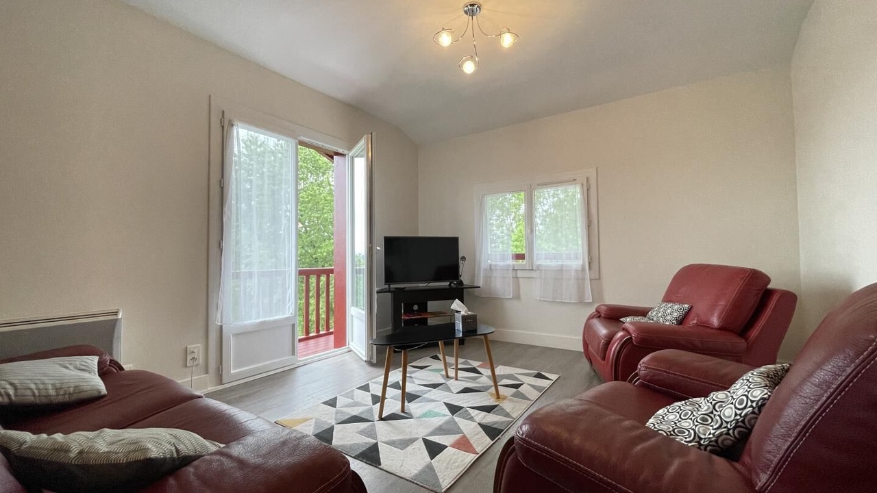 Photo of Livingroom in Souraide