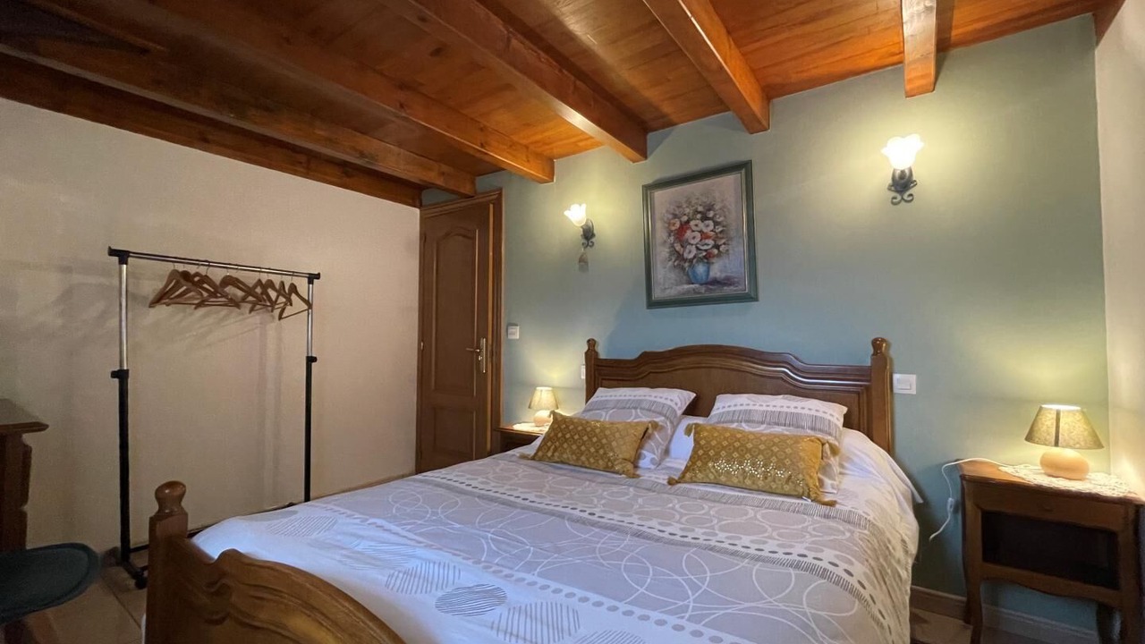 Photo of Bedroom in Sare