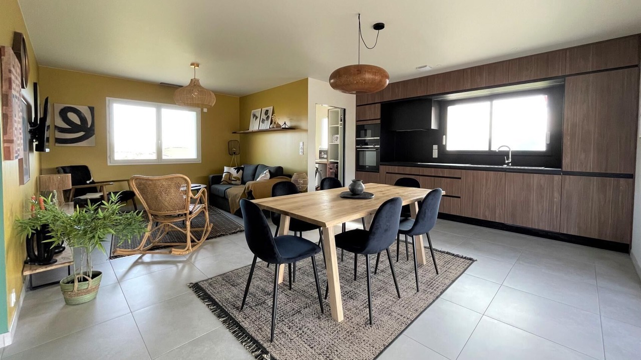 Photo of Others in Jaxu