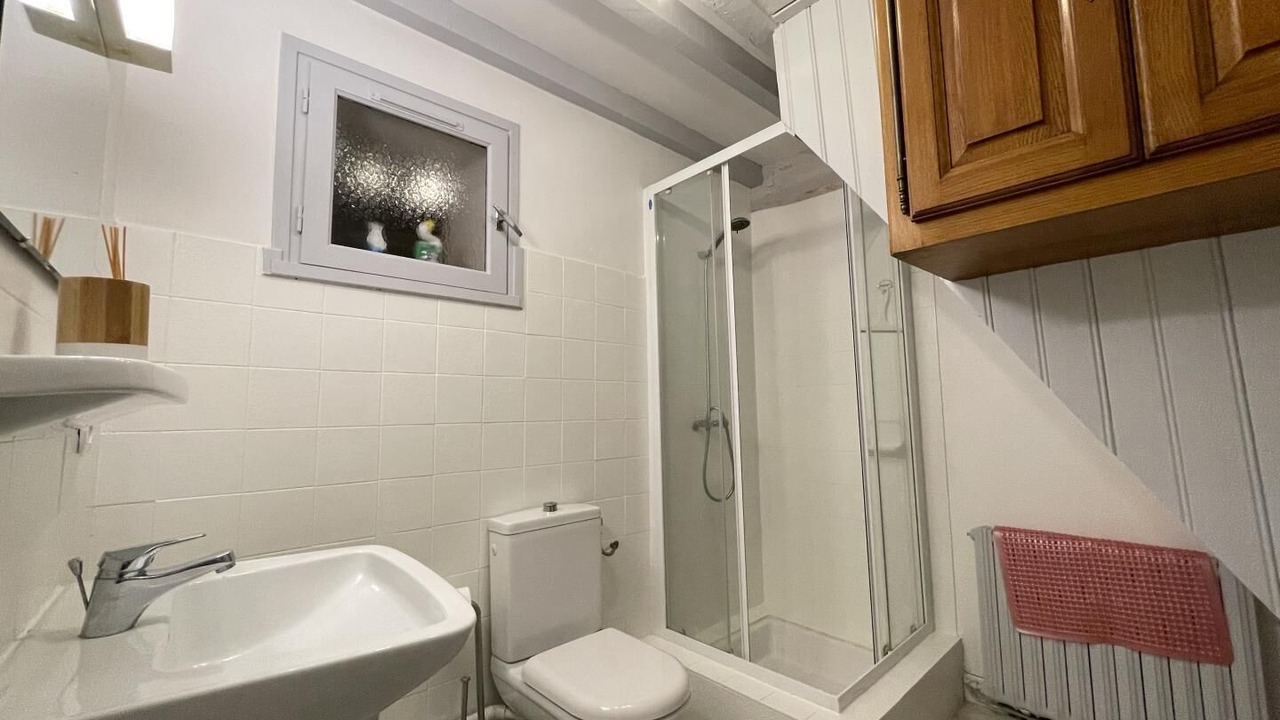 Photo of Bathroom in Souraide