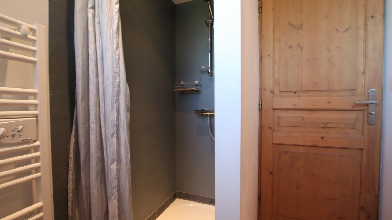 Photo of Bathroom in Lahonce