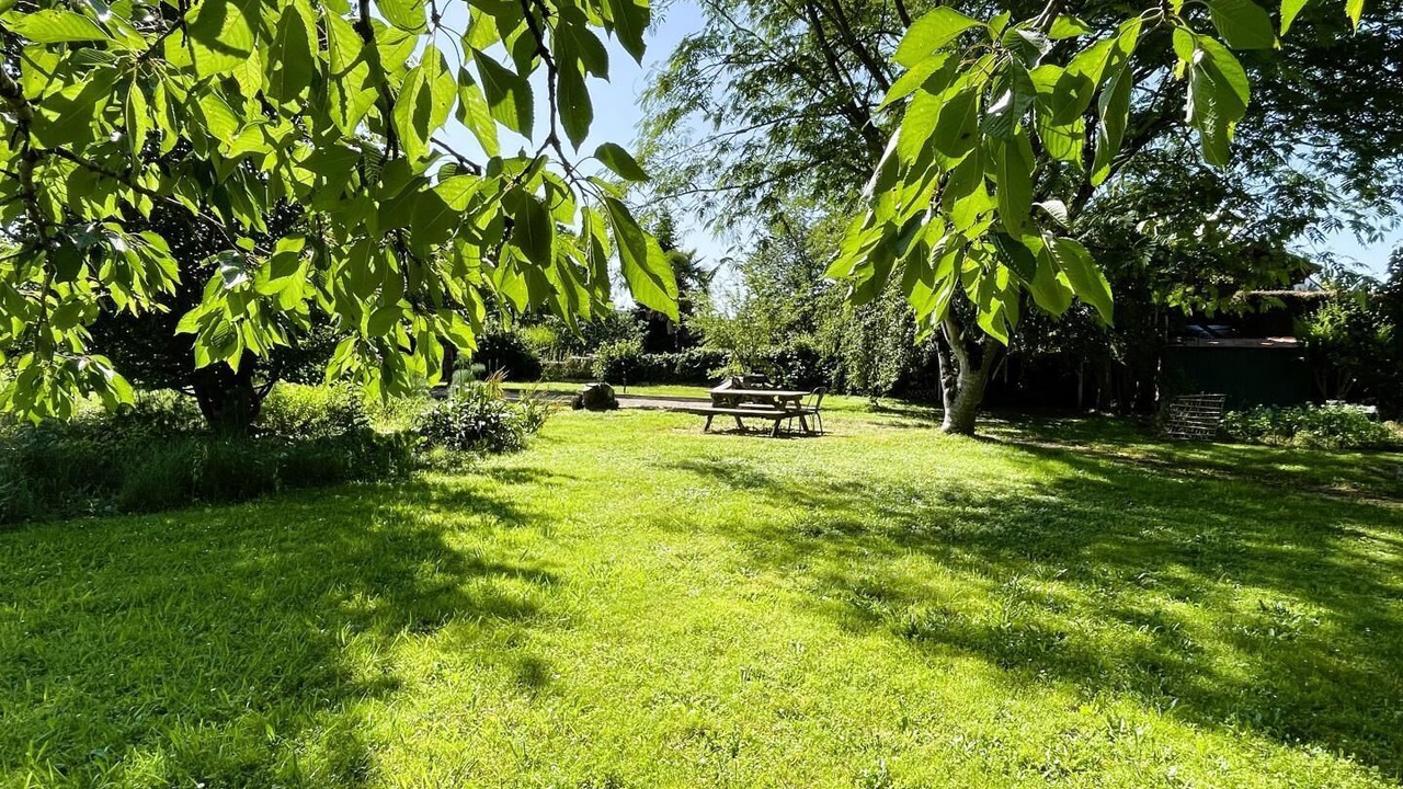 Photo of Outdoor in Assat