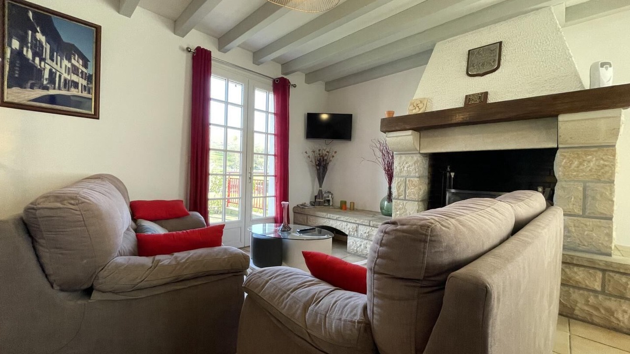 Photo of Livingroom in Ainhice-Mongelos