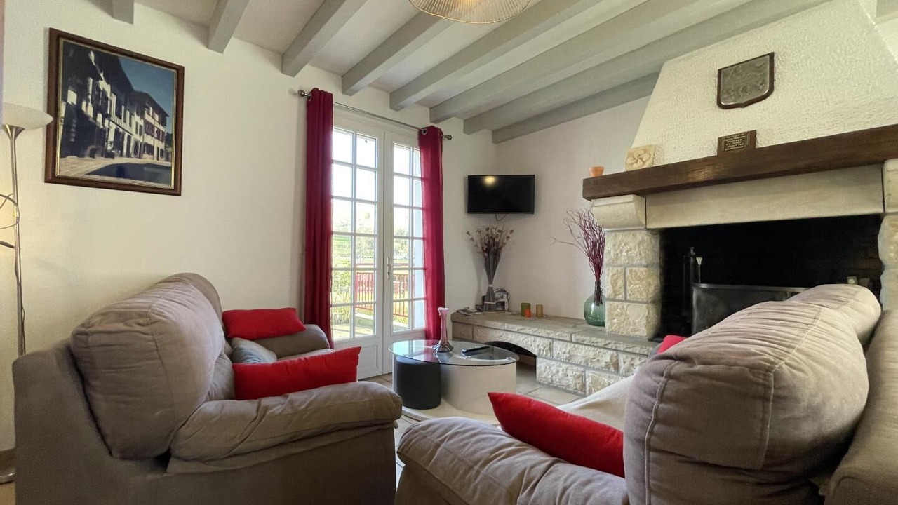 Photo of Livingroom in Ainhice-Mongelos