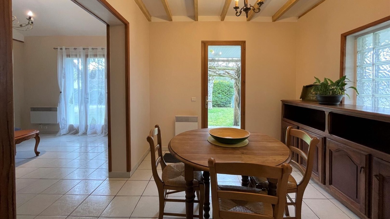 Photo of Others in Laroin