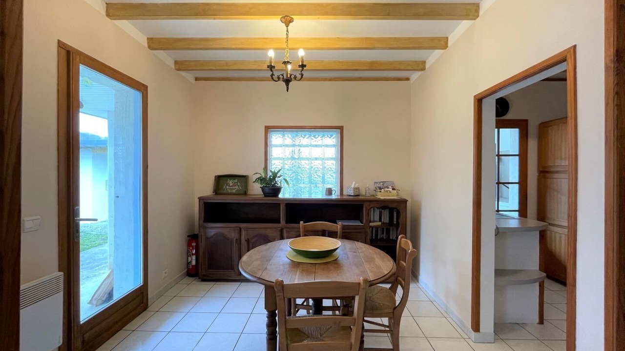 Photo of Others in Laroin