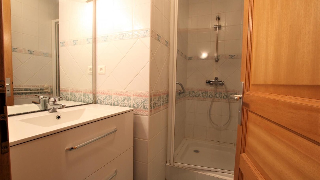 Photo of Bathroom in Urcuit