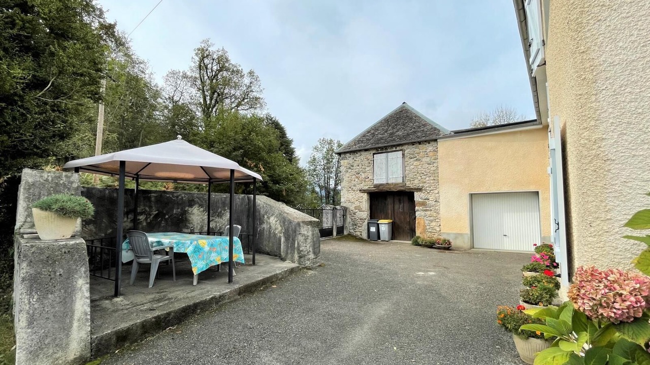 Photo of Outdoor in Bescat