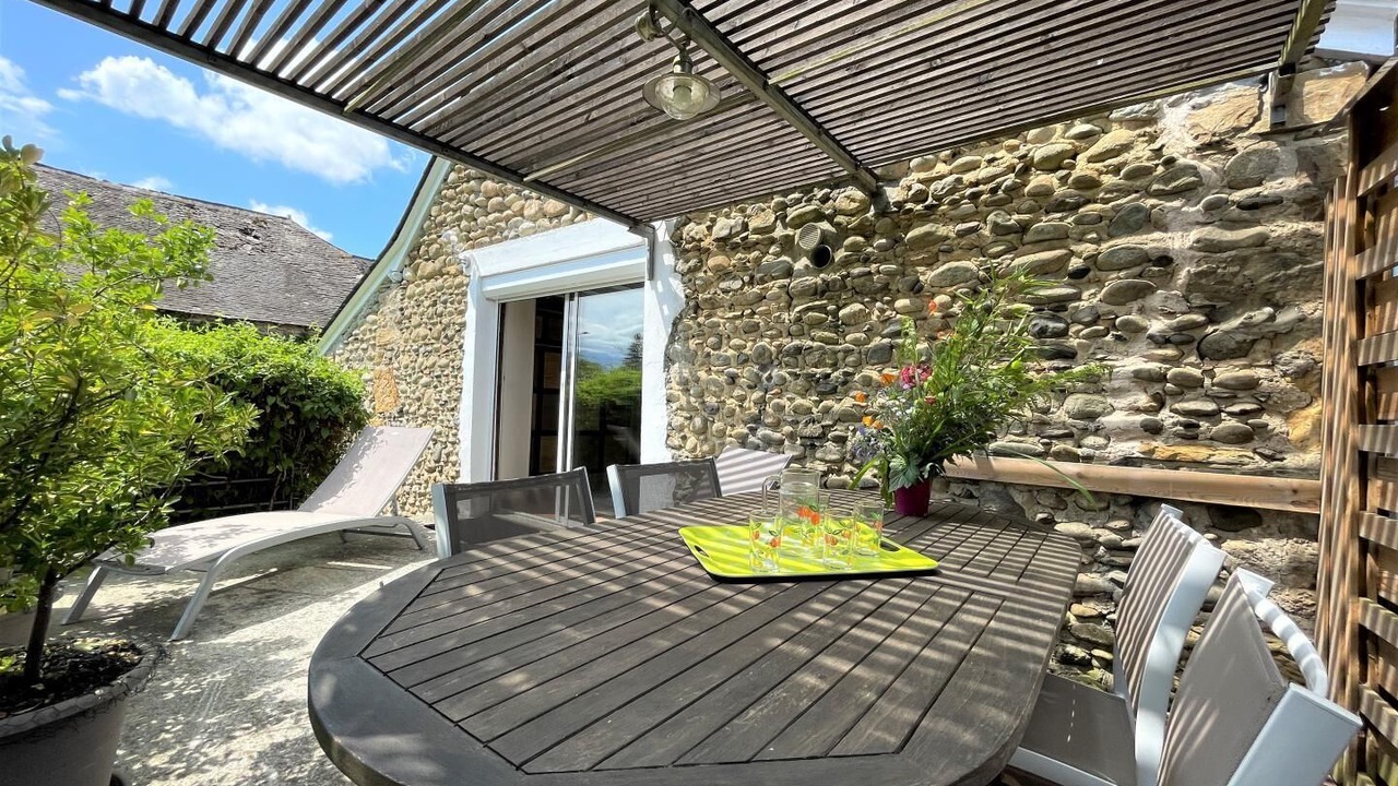 Photo of Outdoor in Precilhon