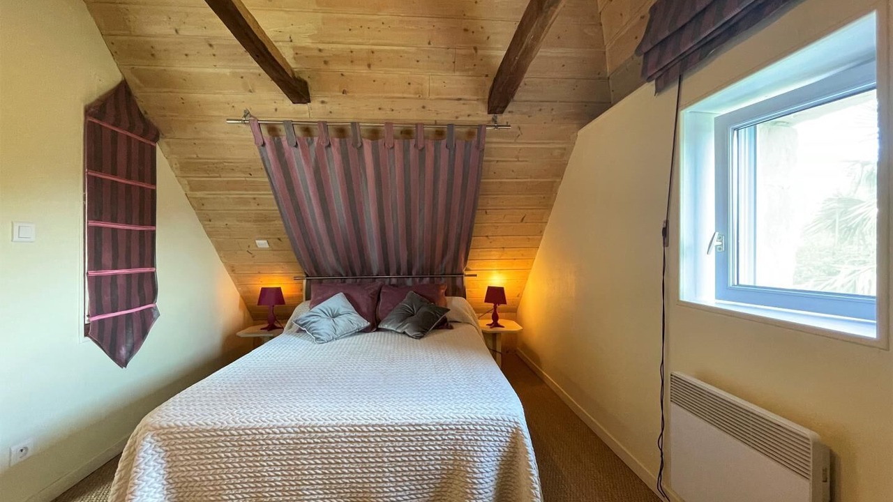 Photo of Bedroom in Precilhon