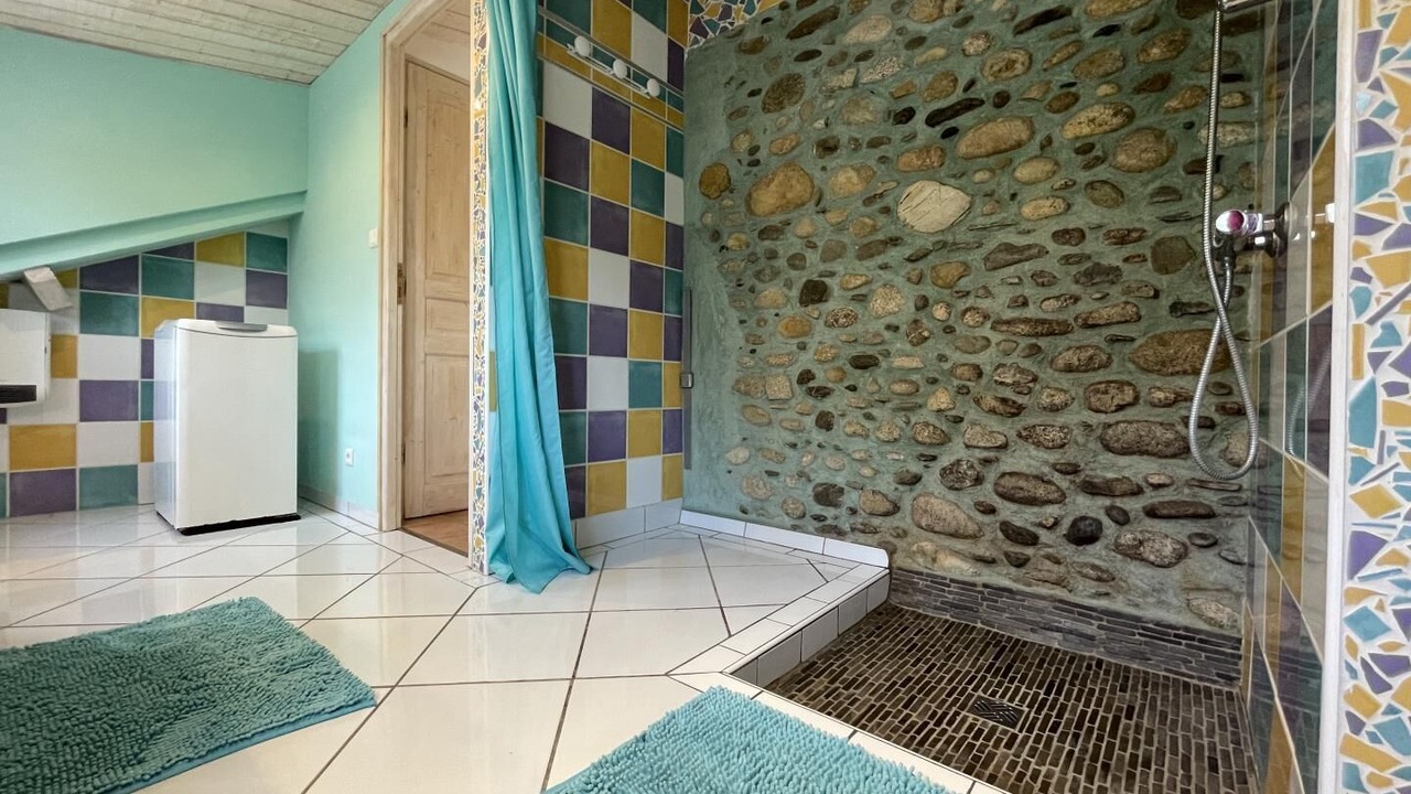 Photo of Others in Precilhon