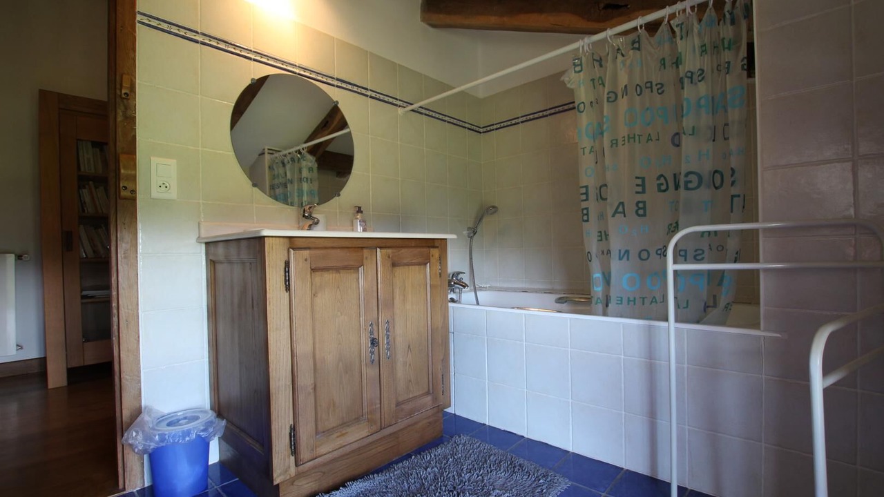 Photo of Bathroom in Sare