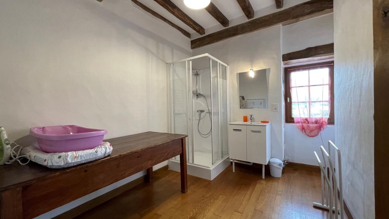 Photo of Bathroom in Sare