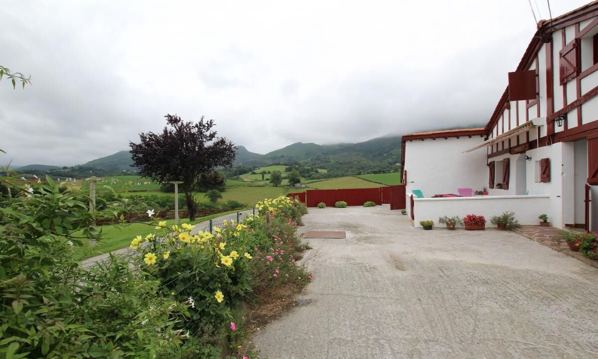 Photo of Outdoor in Sare
