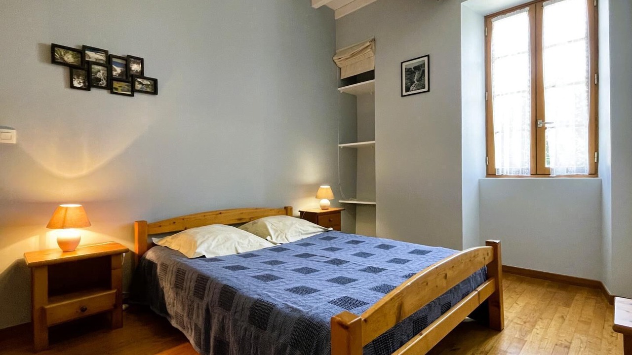 Photo of Bedroom in Boeil-Bezing