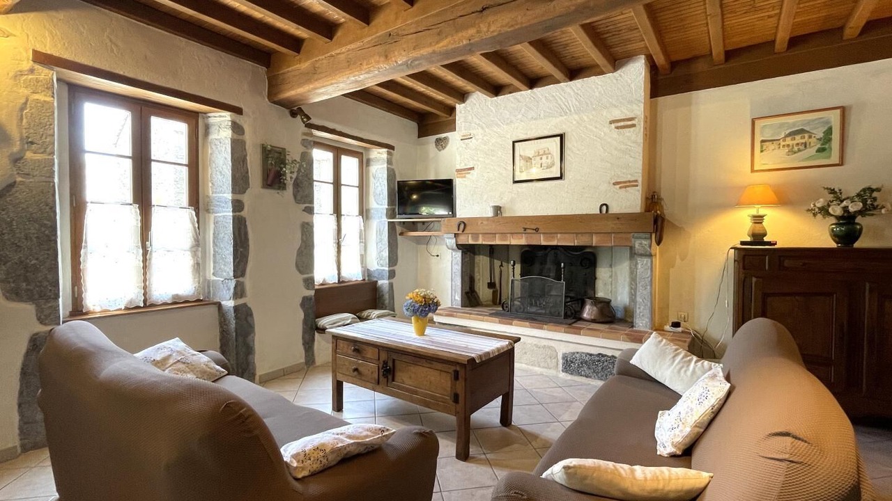 Photo of Livingroom in Boeil-Bezing