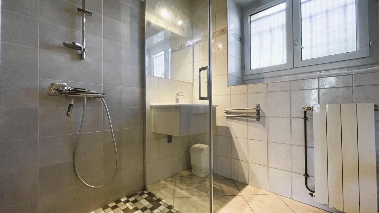 Photo of Bathroom in Boeil-Bezing