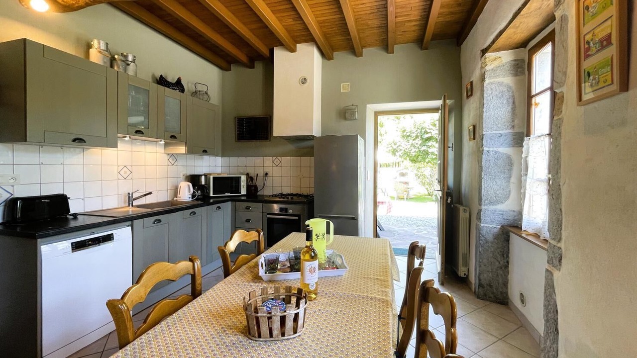 Photo of Kitchen in Boeil-Bezing