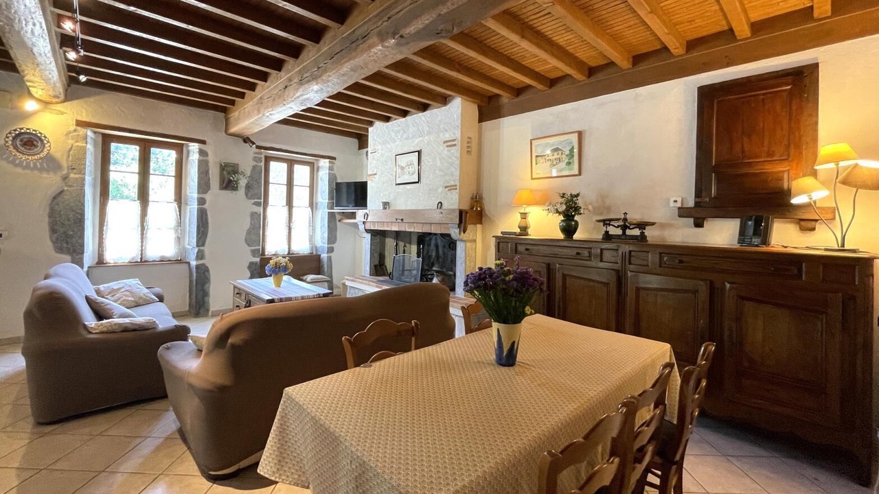 Photo of Livingroom in Boeil-Bezing
