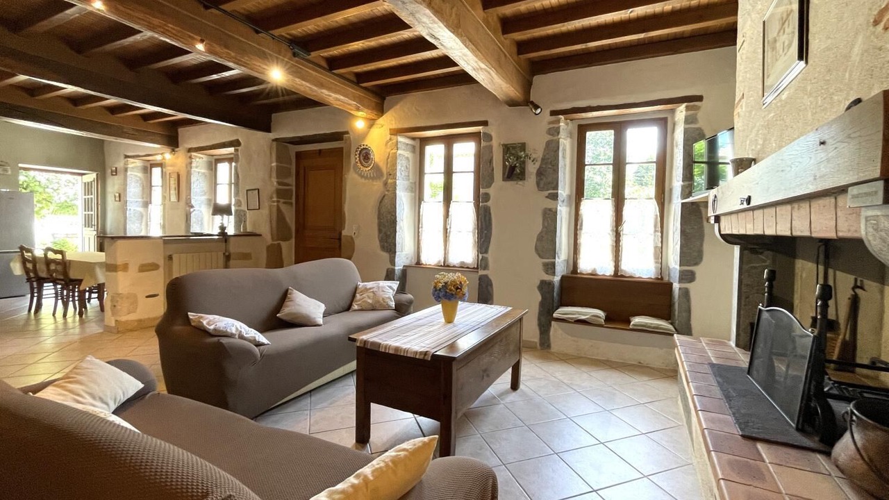 Photo of Livingroom in Boeil-Bezing
