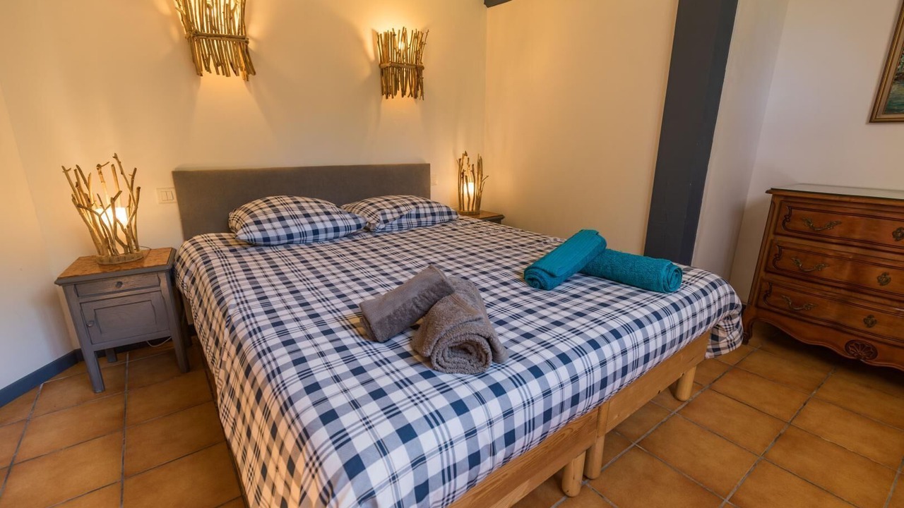 Photo of Bedroom in Belis