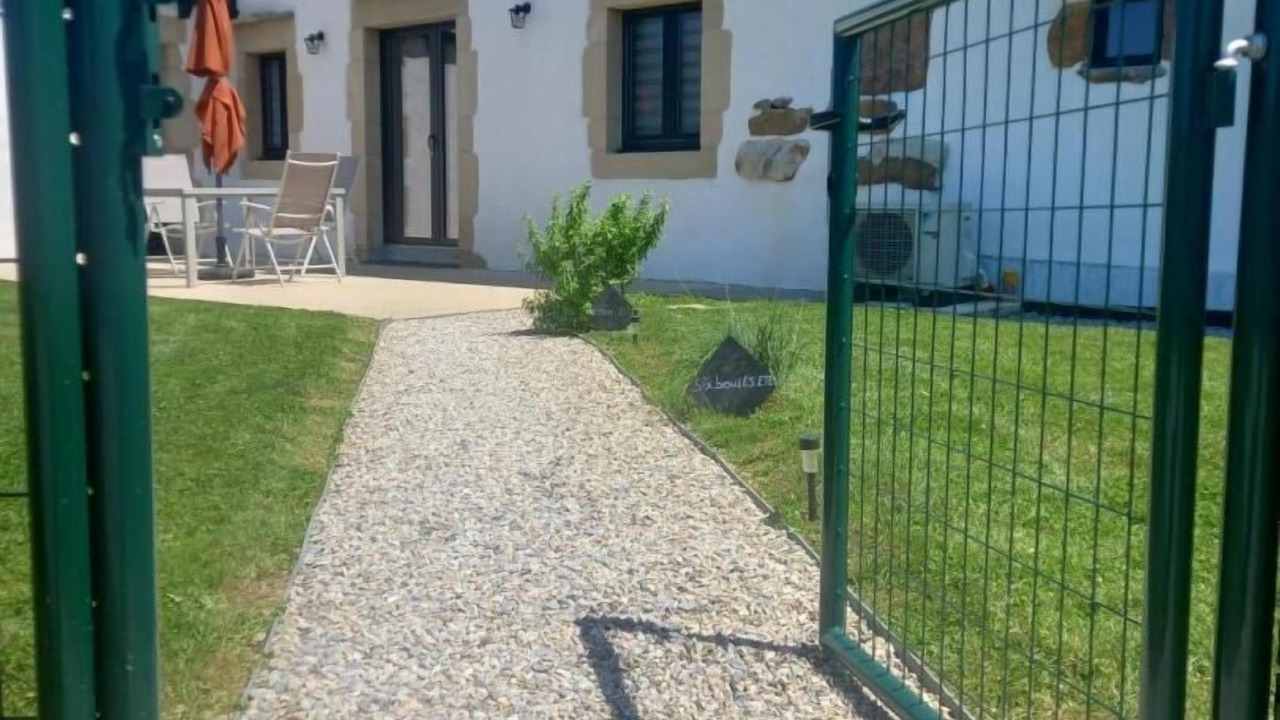 Photo of Outdoor in Sare