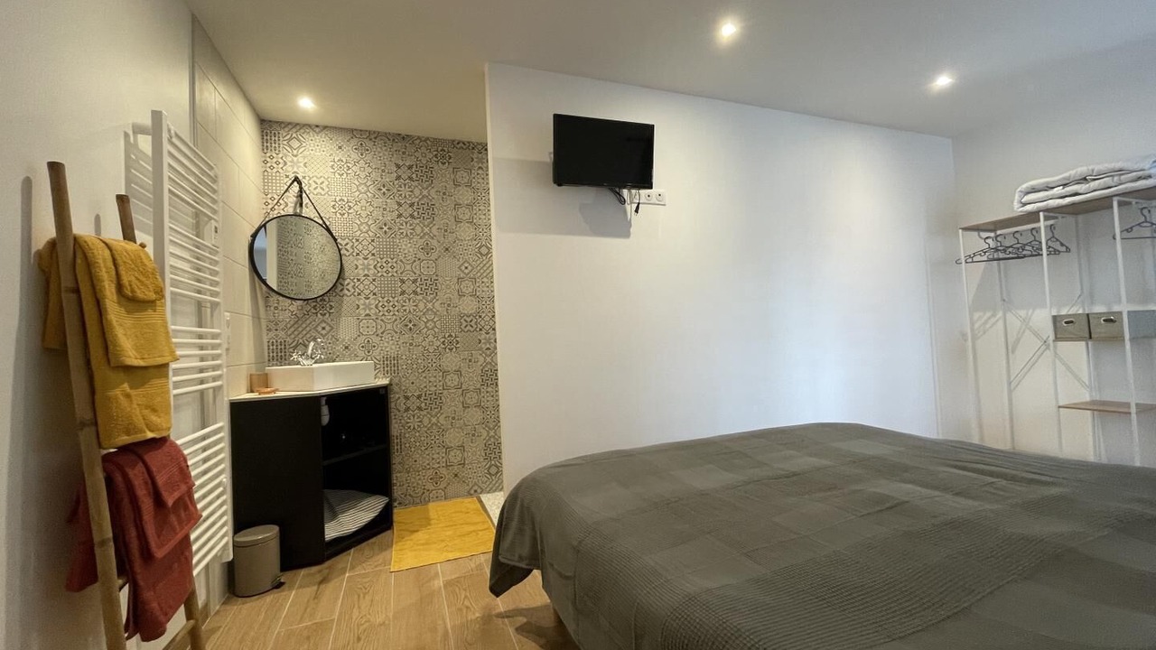Photo of Bedroom in Sare
