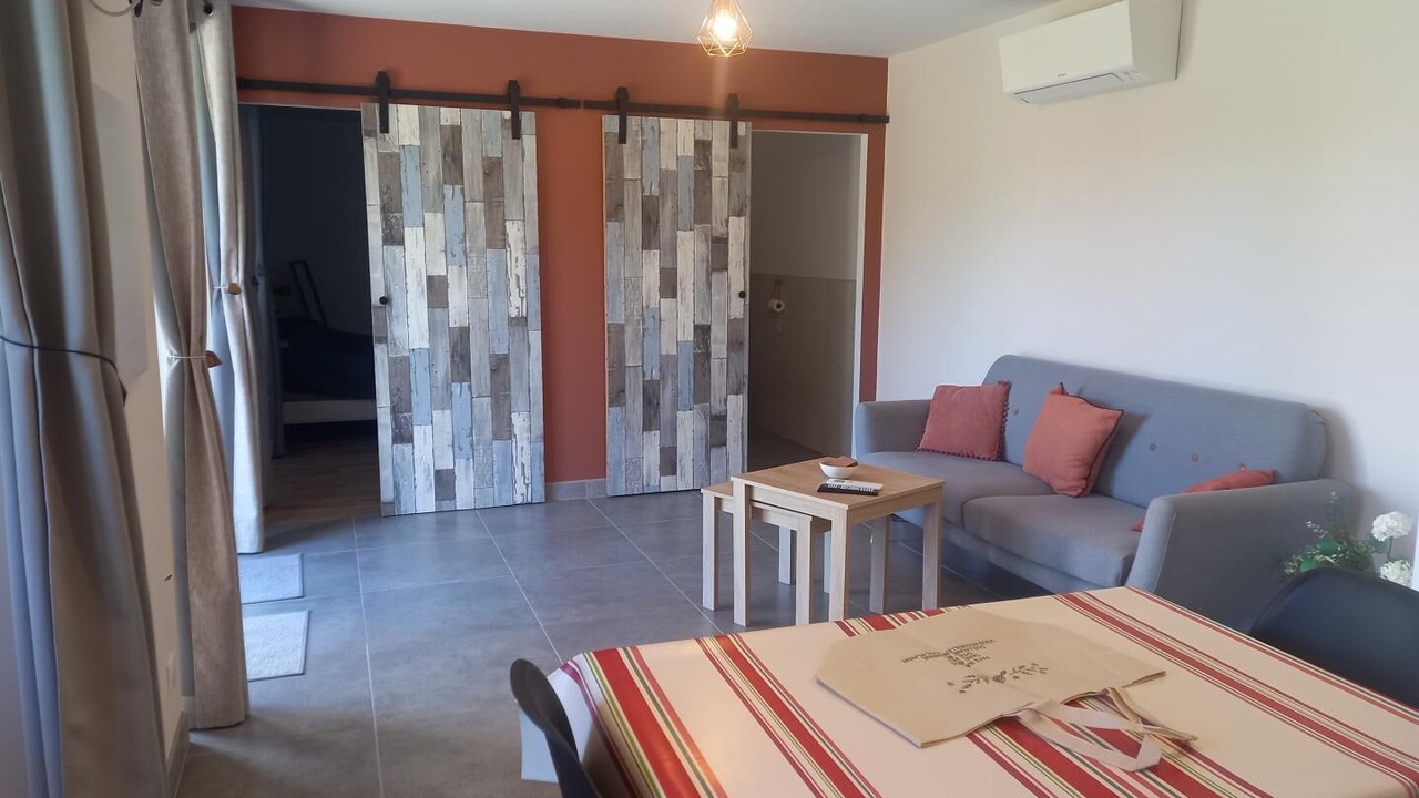 Photo of Livingroom in Sare