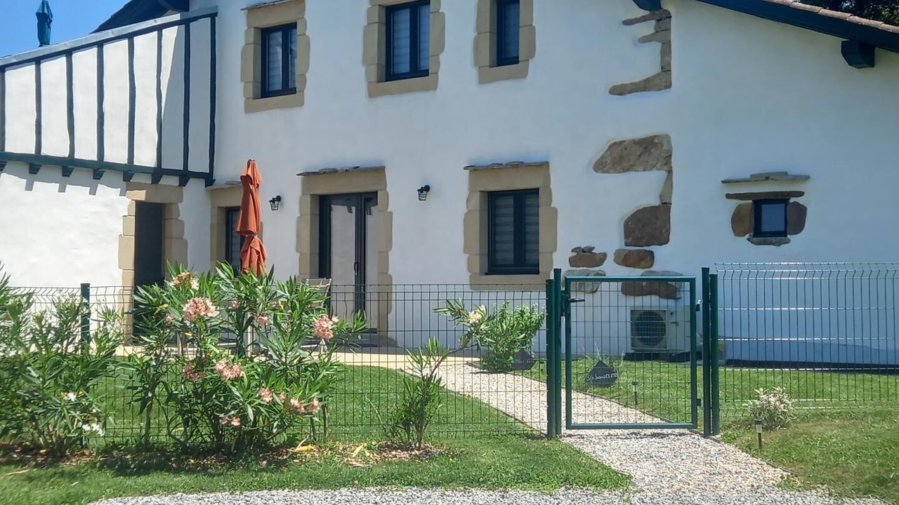 Photo of Outdoor in Sare