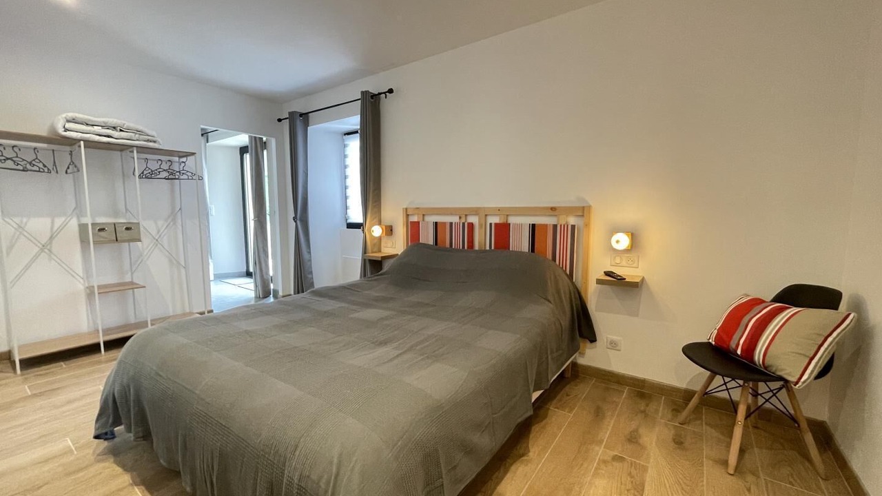 Photo of Bedroom in Sare