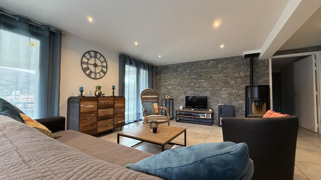 Photo of Livingroom in Souraide