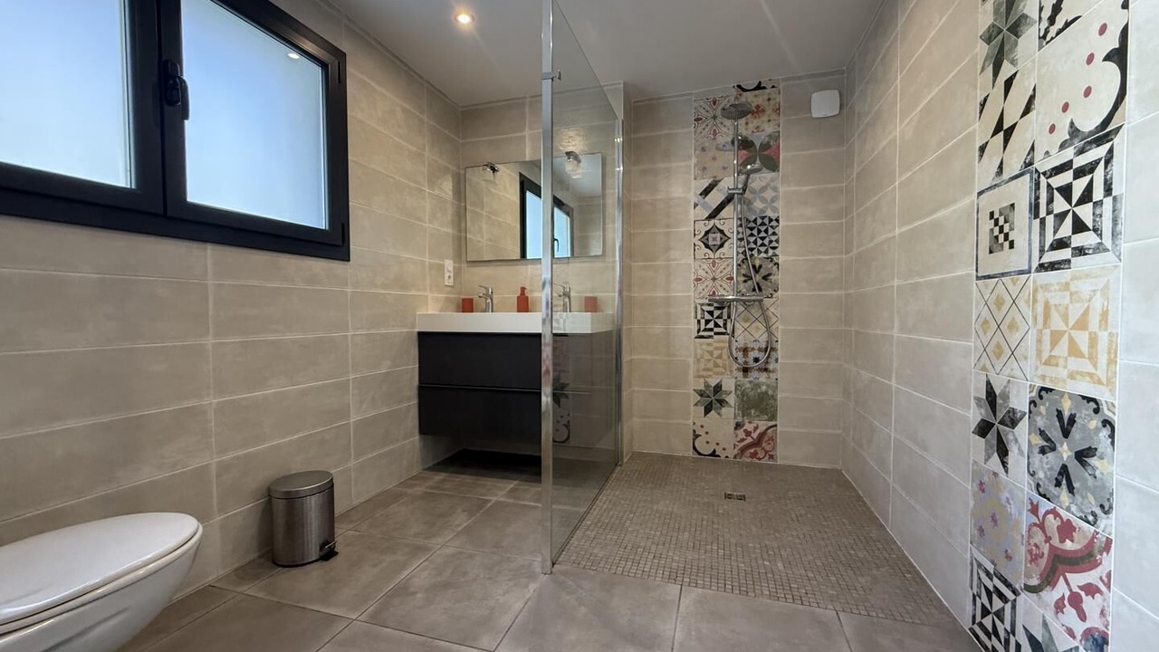 Photo of Bathroom in Souraide