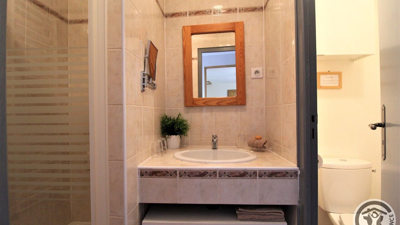 Photo of Bathroom in Echalas