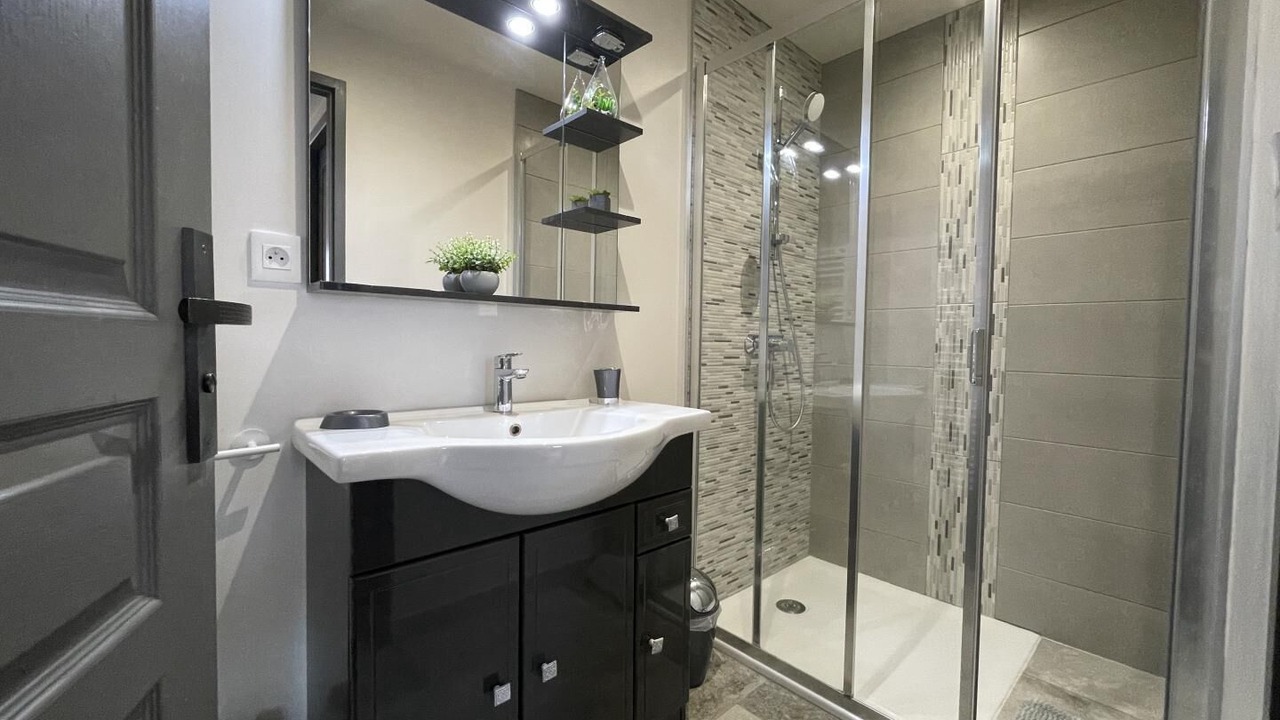 Photo of Bathroom in Souraide