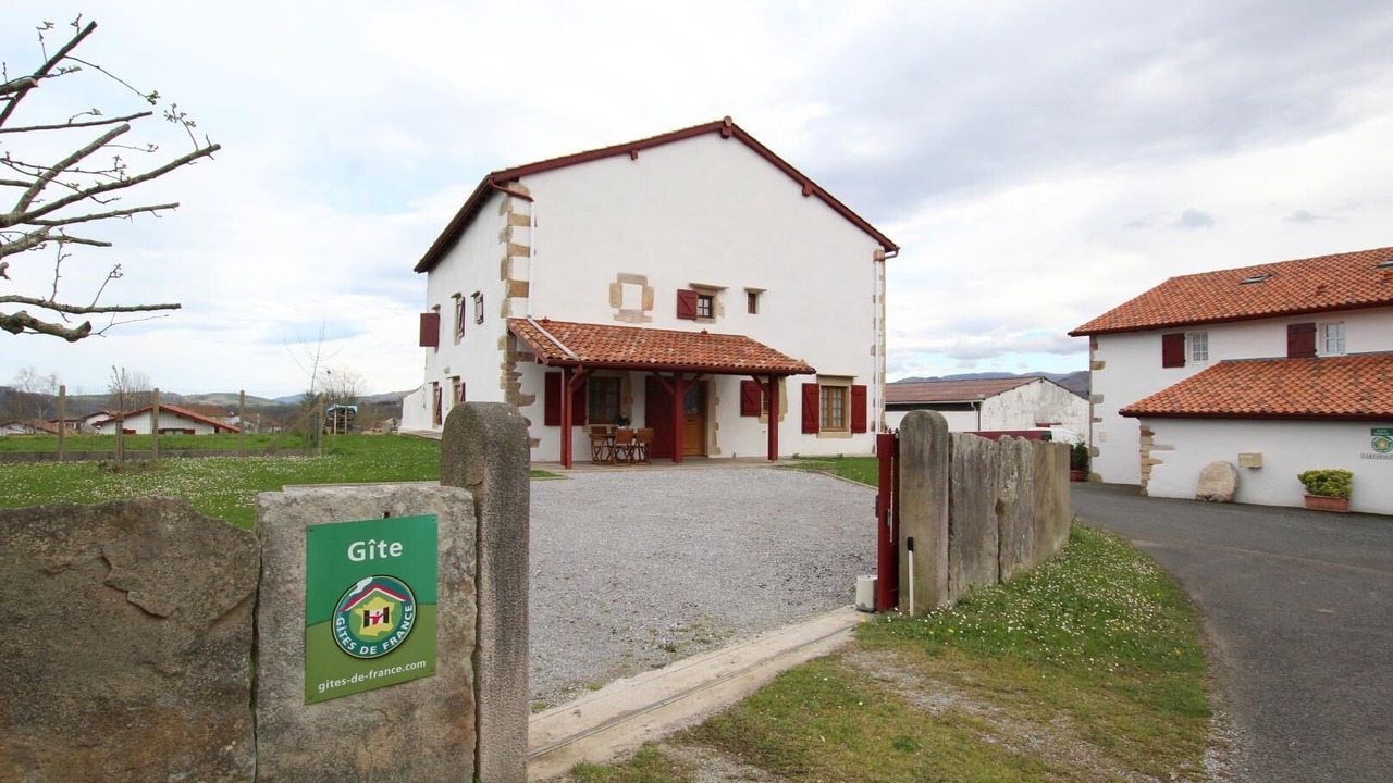 Photo of Outdoor in Sare