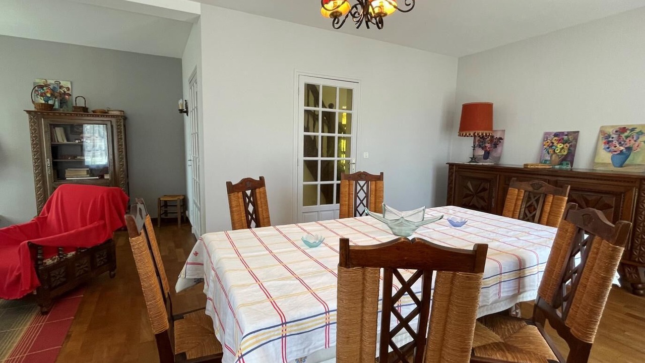 Photo of Others in Theze