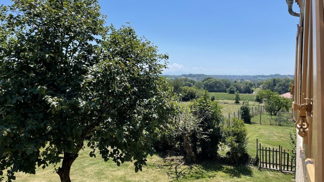 Photo of Outdoor in Theze