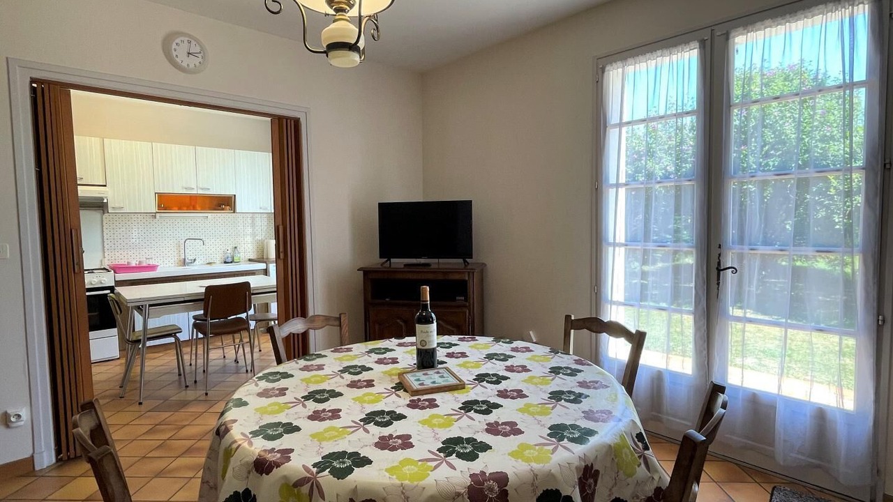 Photo of Others in Theze