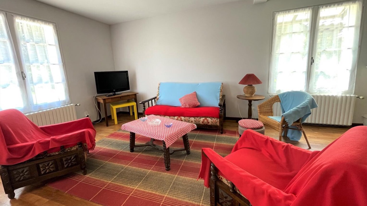 Photo of Livingroom in Theze