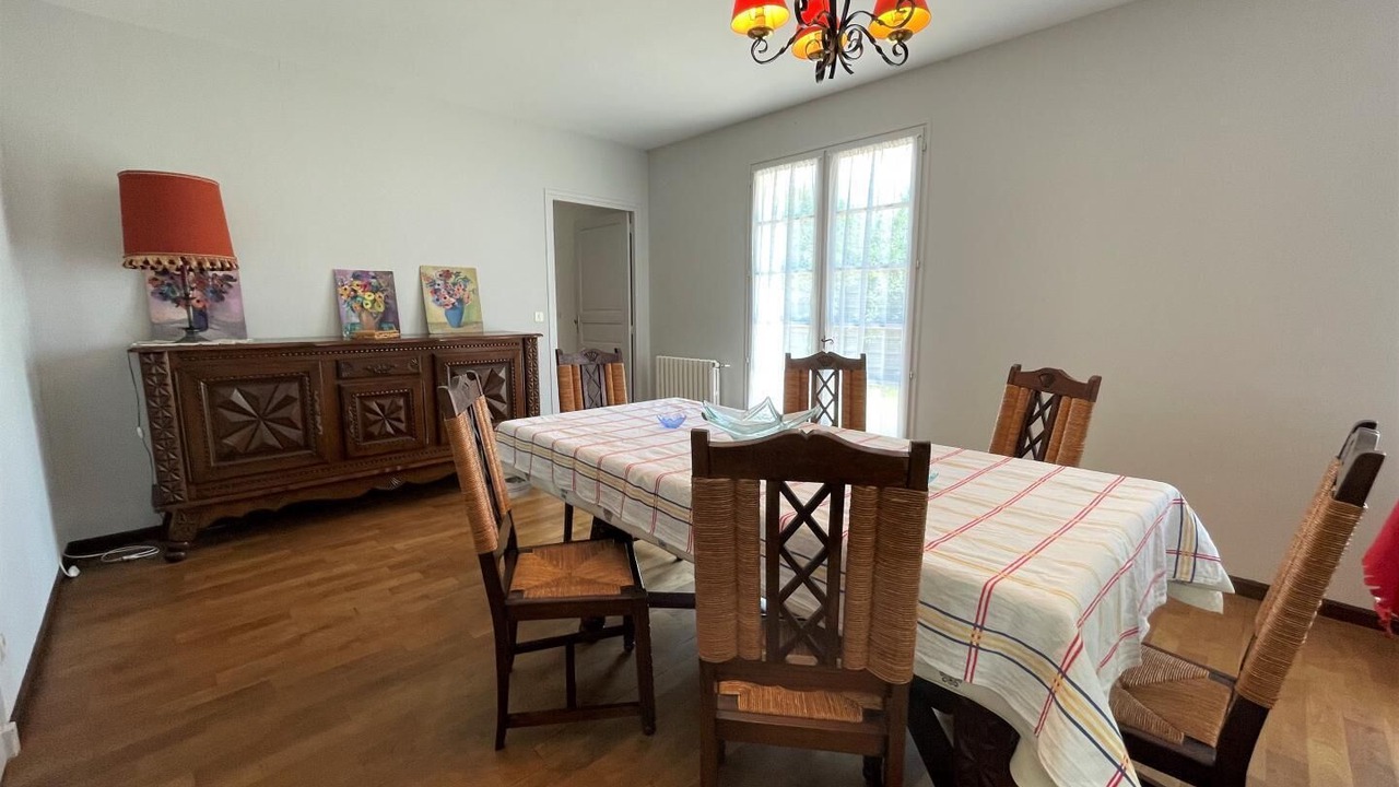 Photo of Others in Theze