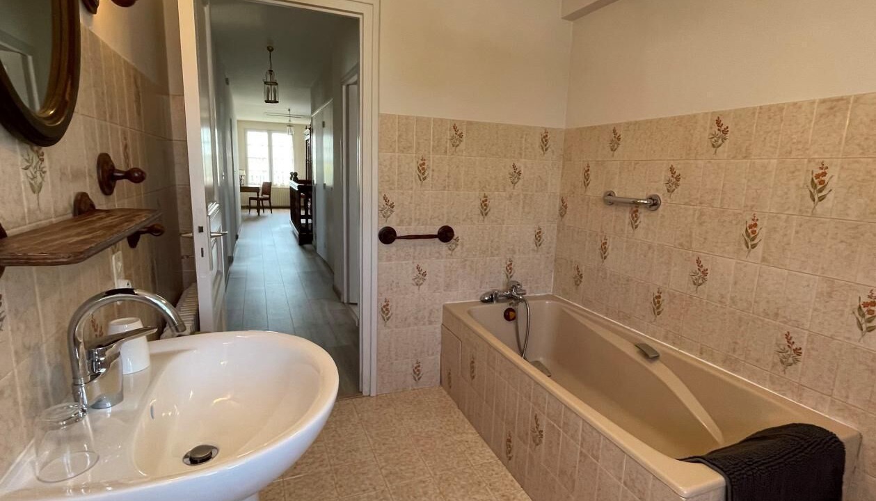 Photo of Bathroom in Theze