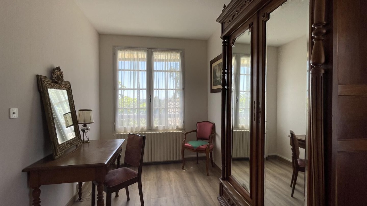 Photo of Others in Theze