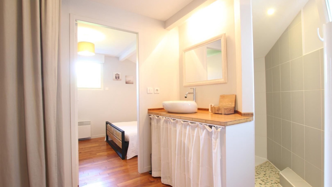 Photo of Bathroom in Lahonce