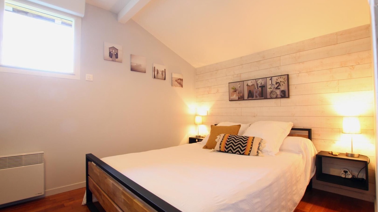 Photo of Bedroom in Lahonce