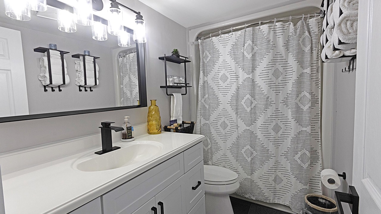 Photo of Bathroom in Snowshoe