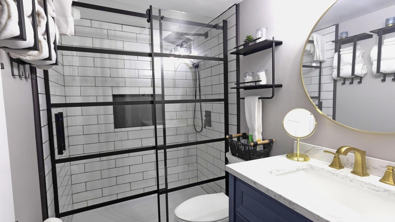 Photo of Bathroom in Snowshoe
