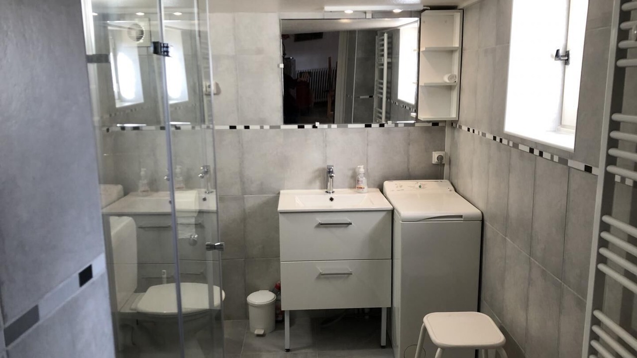 Photo of Bathroom in Leynes