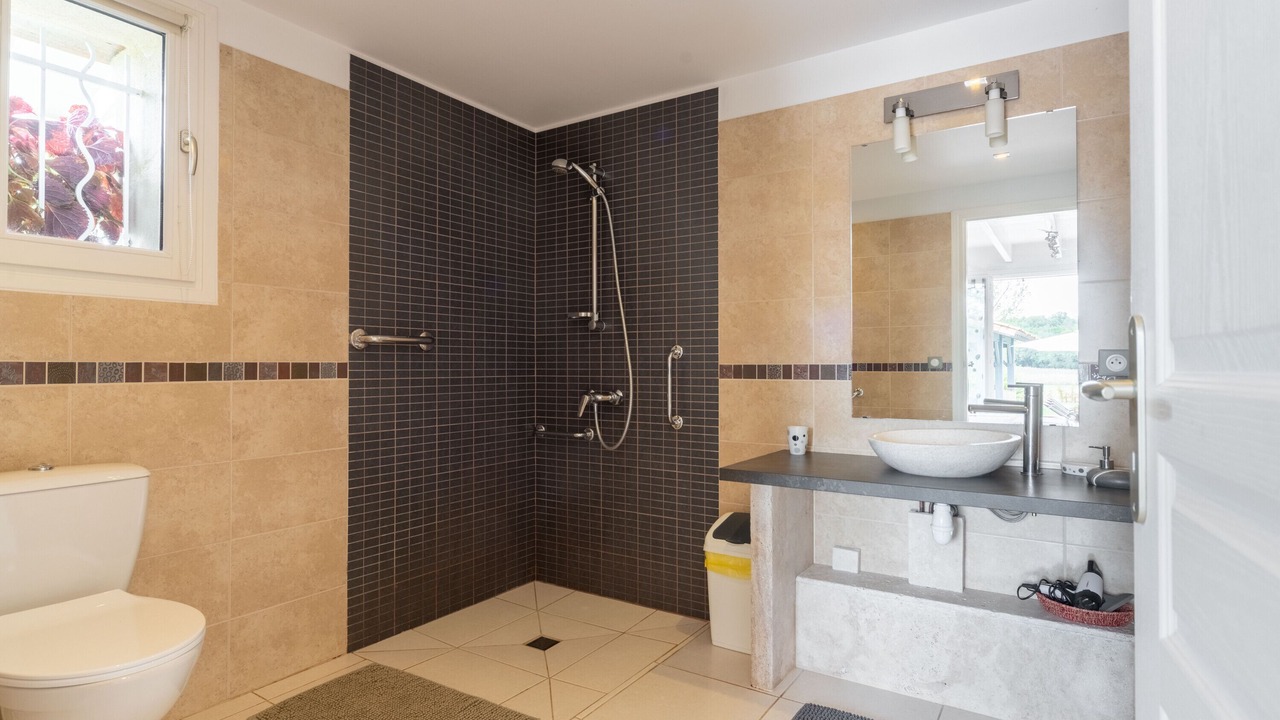 Photo of Bathroom in Lavergne