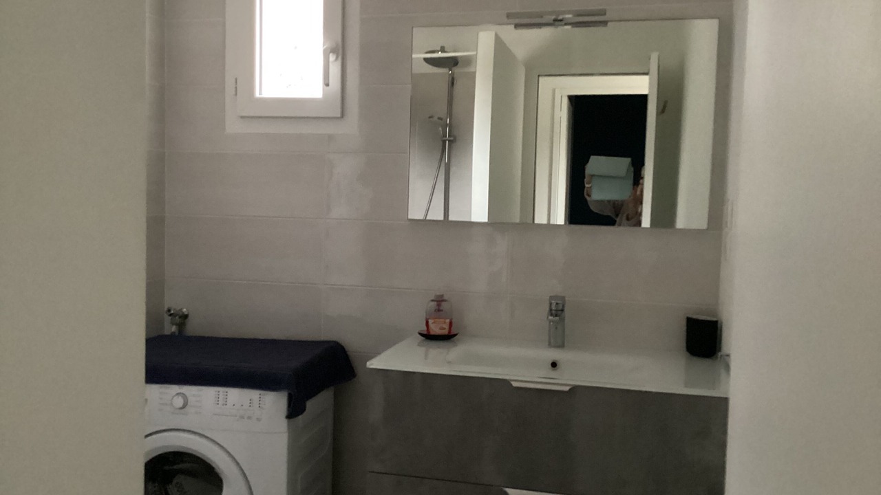 Photo of Bathroom in Cournonterral