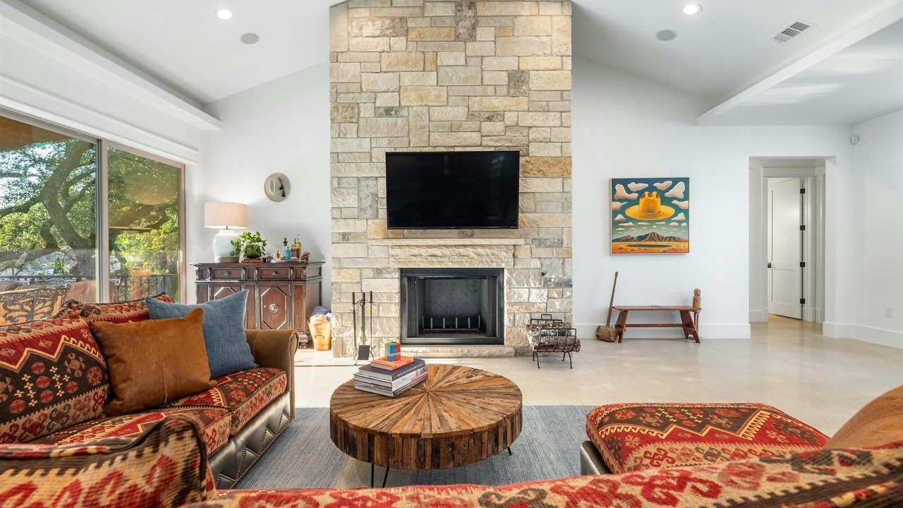 Photo of Livingroom in Horseshoe Bay